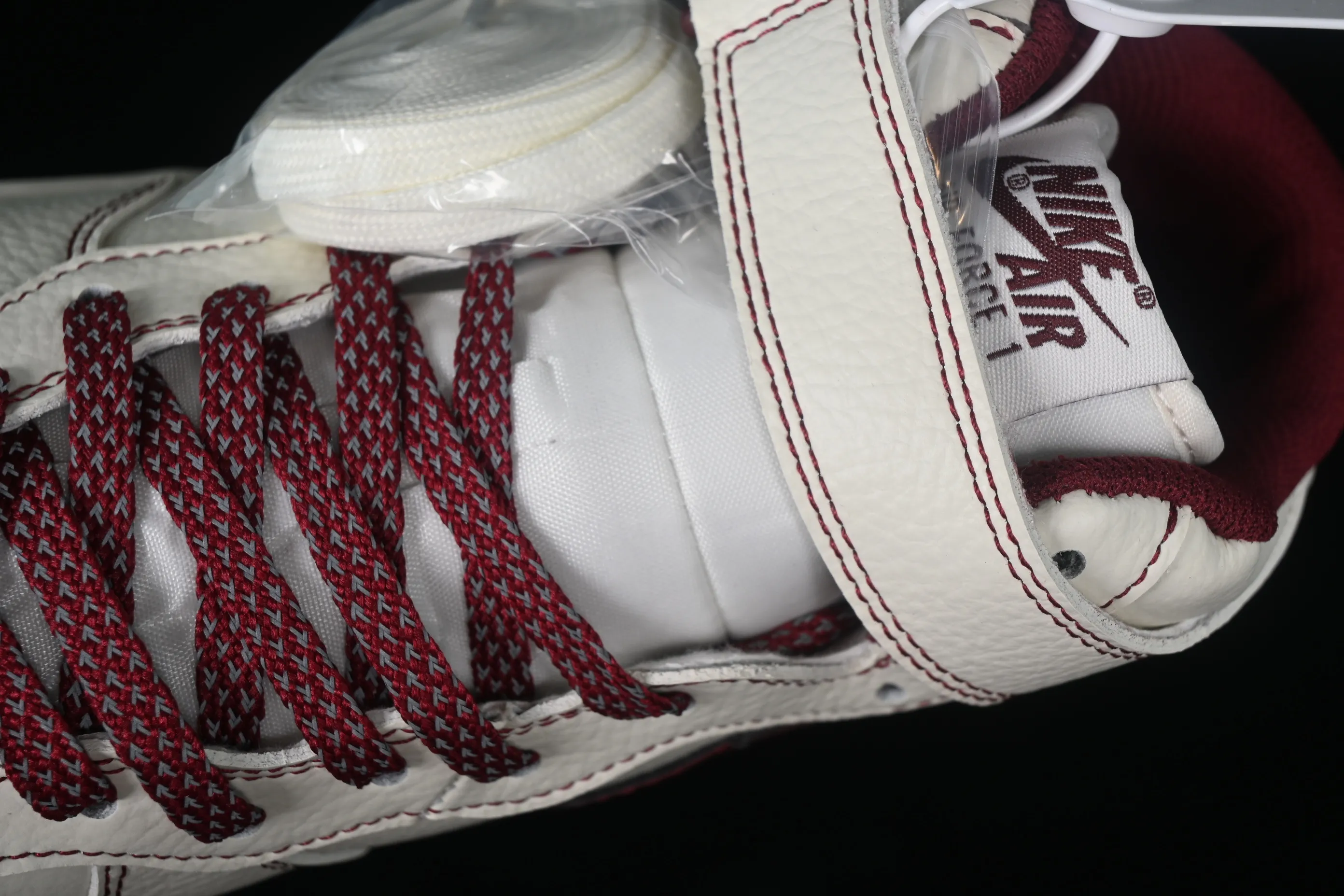 All categories Nk Air Force 1 Air Force series Nk Air Force 1 Mid Air Force mid-top Undefeated x Nk Air Force 1'07 Mid beige white red Air Force 1 mid-top casual sneakers UW2369-015